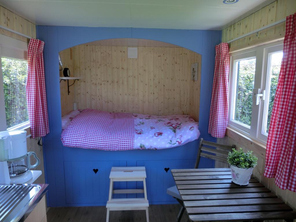 Bed and Breakfast Pipowagen Camping Puur Genieten Someren Номер фото